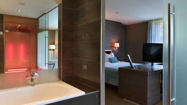 chambre supérieure à cabine infrarouge avec balcon